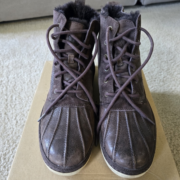 UGG Men's ALASTAIR Duck Boots BROWN Bomber Leather Finish 9US ($160 MSRP) - Picture 3 of 7